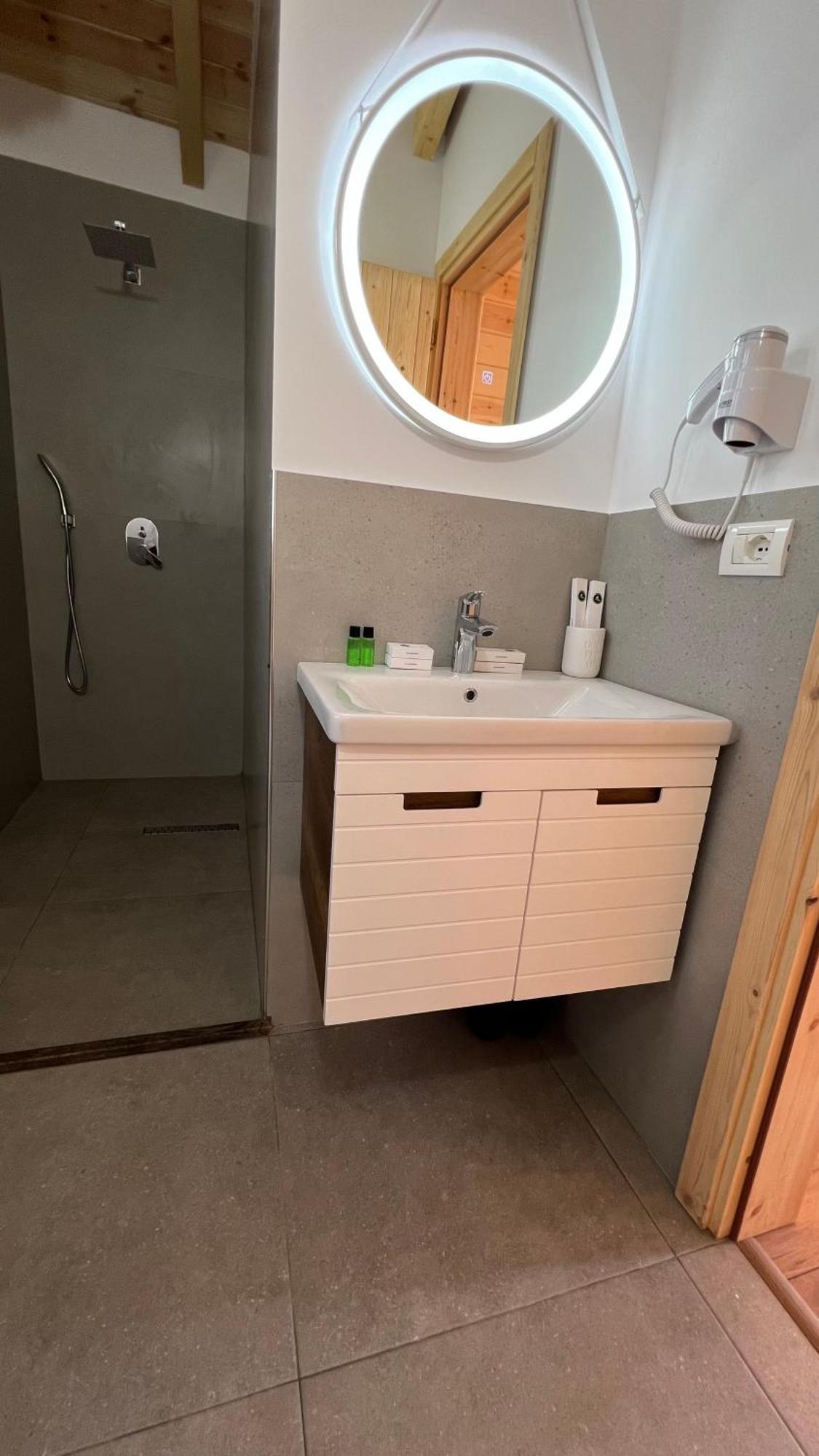 Fishta Guesthouse - Mrizi I Zanave Fishte Eksteriør bilde